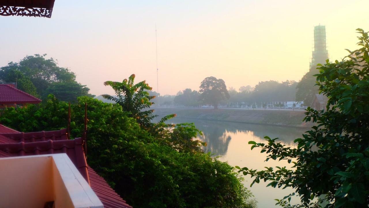 Loy Manee House Bed & Breakfast Phra Nakhon Si Ayutthaya Exterior photo
