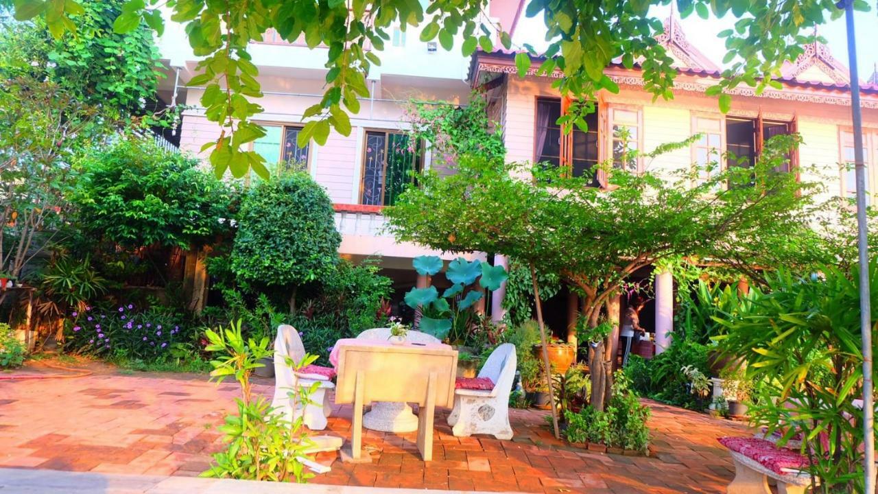 Loy Manee House Bed & Breakfast Phra Nakhon Si Ayutthaya Exterior photo