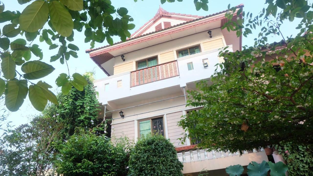 Loy Manee House Bed & Breakfast Phra Nakhon Si Ayutthaya Exterior photo